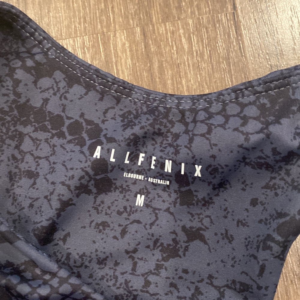 Patterned Racer Back Workout Top - Picture 4 of 4